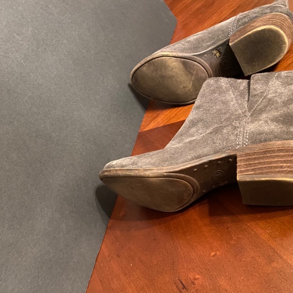 Gray Boots - Picture 4 of 4